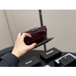 Паспортный держатель с карманом Chanel Classic из черной матерчатой кожи с матрасировкой и золотой застежкой